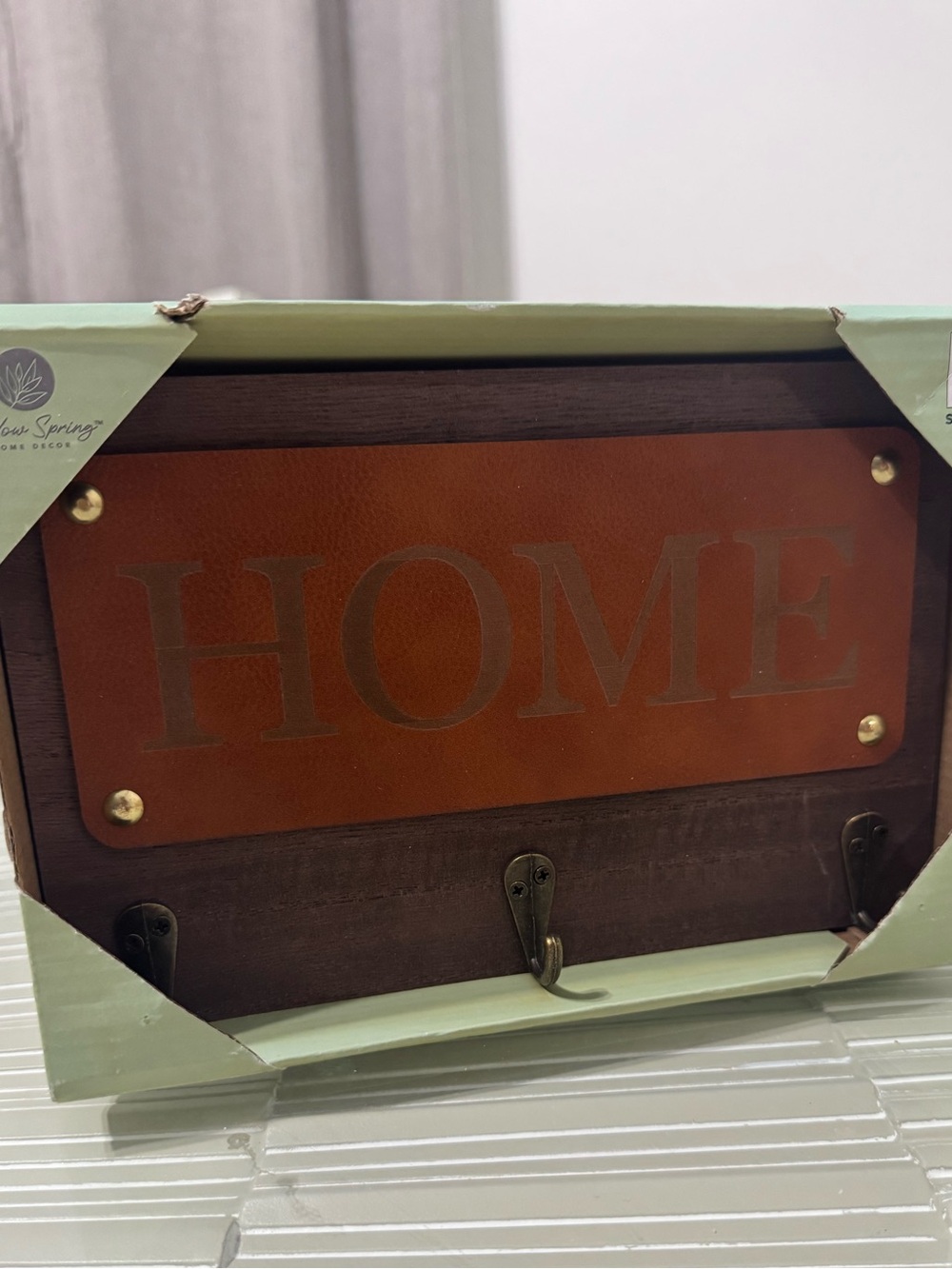 HOME Wall Hook Rack with Leather Accent